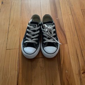 Boys converse